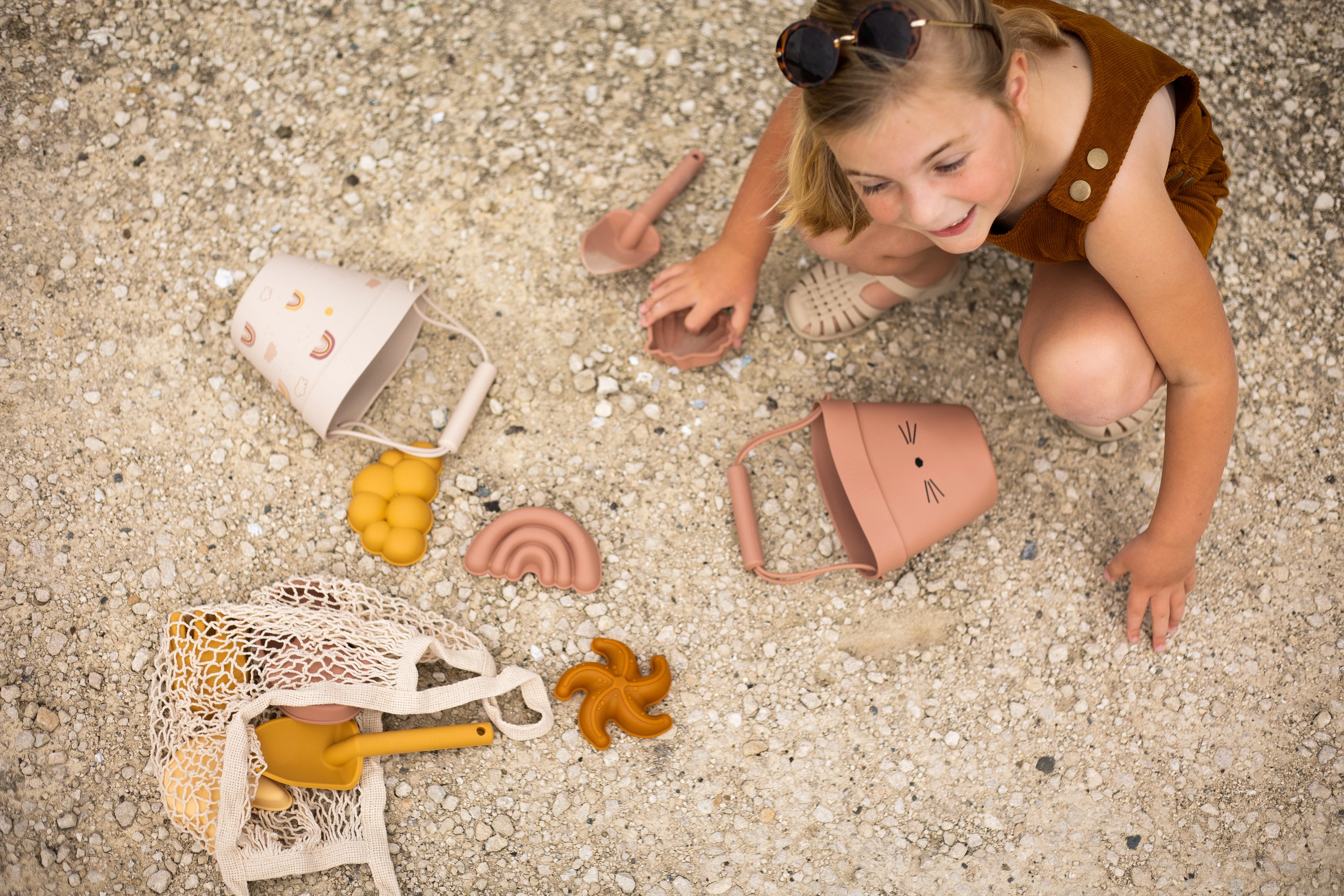 Beach Bucket & Toys Set - Chasing Rainbows