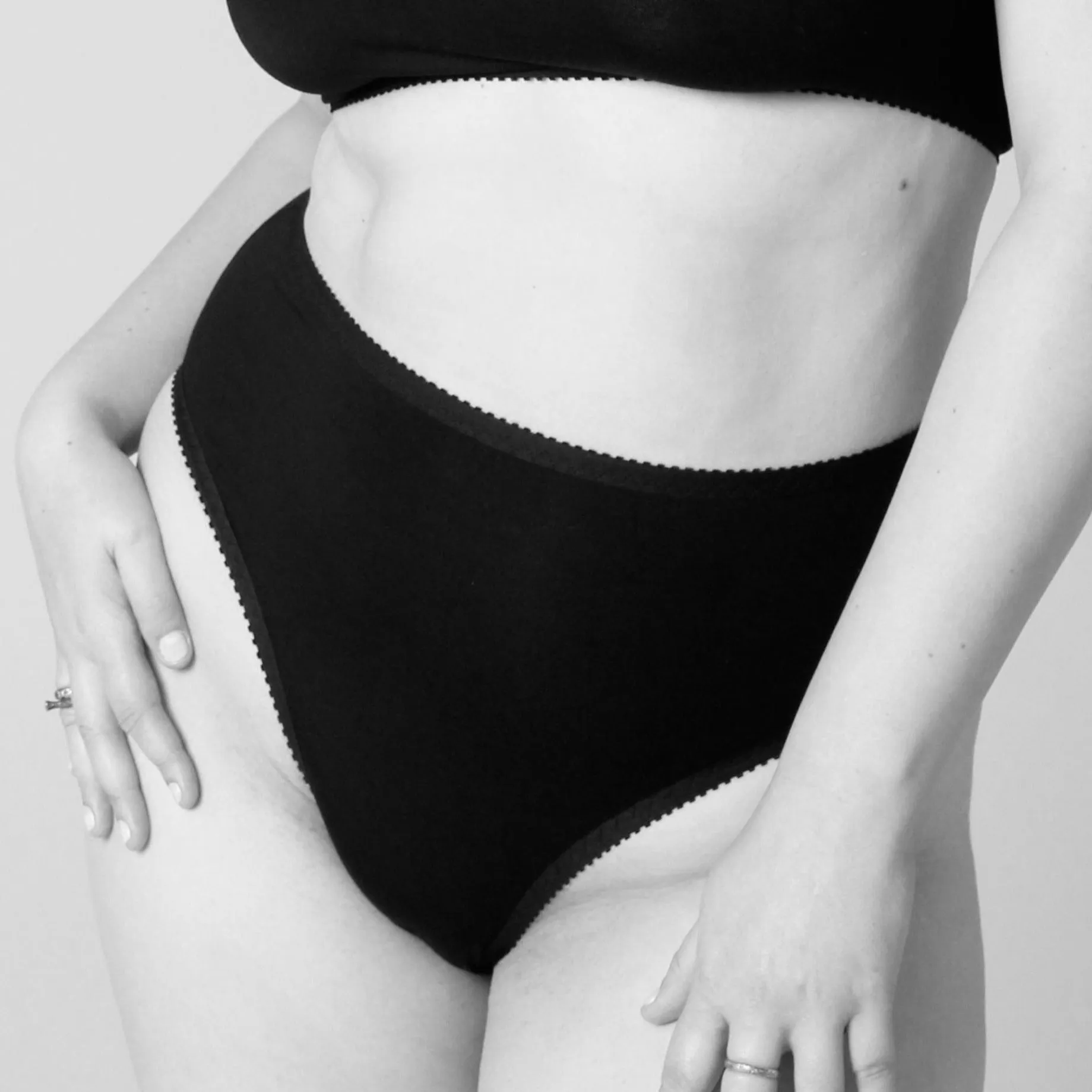 Deanna Knickers Black Modal Jersey